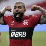 Flamengo consigue su primera victoria y Sao Paulo cede el liderato en Brasil