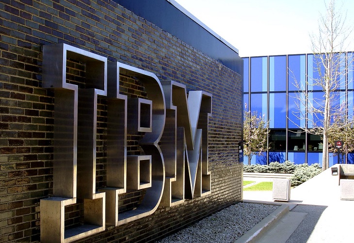 IBM gana 733 millones de dólares entre enero y marzo, un 23 % menos