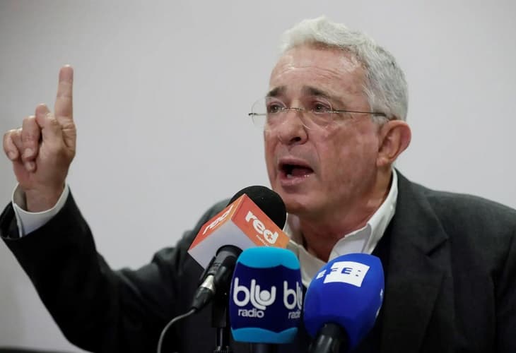 La Corte Constitucional ratifica al expresidente Uribe en calidad de imputado