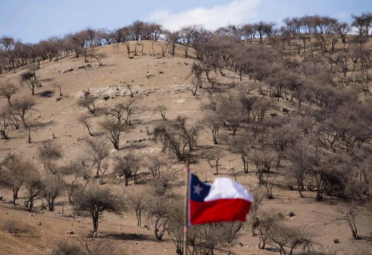 Lluvias dejan sin electricidad a Santiago de Chile pero no palían la sequía