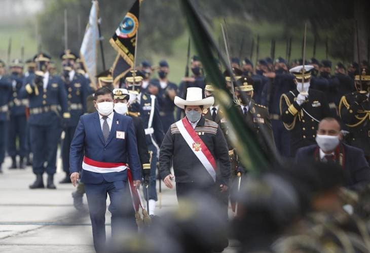 Militares en retiro protestan contra Castillo en un acto por el rescate de rehenes