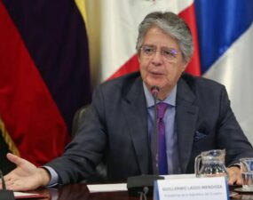Renuncia el ministro de Defensa de Ecuador