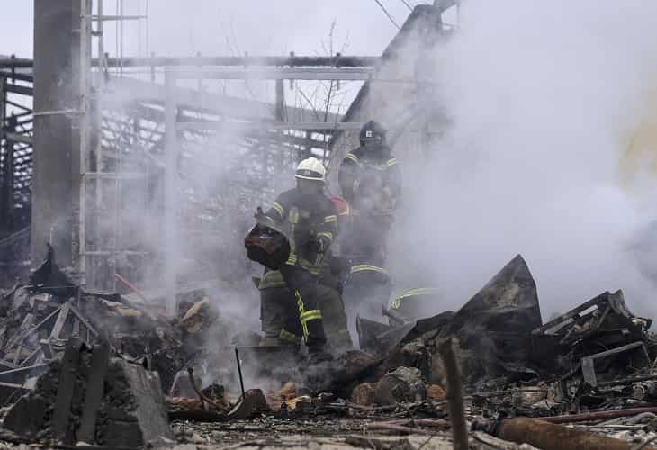 Rusia destruye refinerias ucranianas