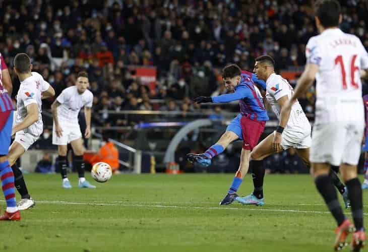 Una genialidad de Pedri pone al Barça segundo