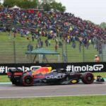 Verstappen sale primero, delante de Leclerc, en el esprint de Imola