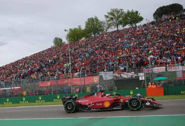 Verstappen y 'Checo' organizan un festival de Red Bull en casa de Ferrari