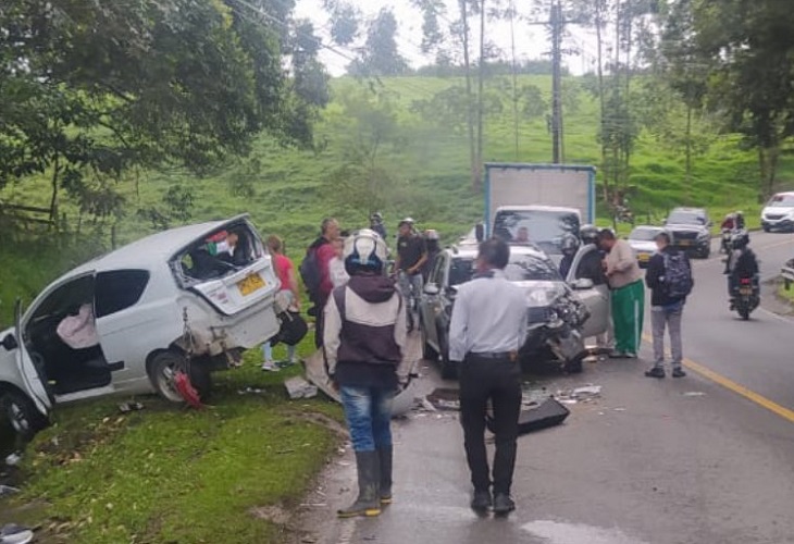 Varios heridos tras accidente múltiple en la vía El Carmen - Rionegro