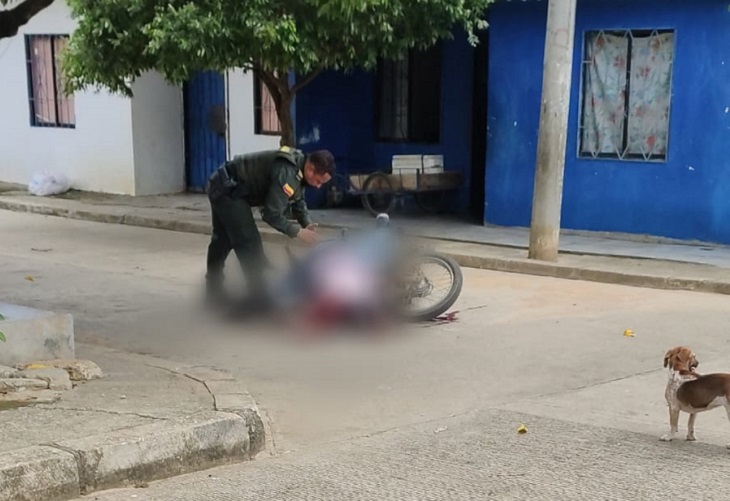 Asesinan a hombre en plena calle de Montelíbano, sería un pagadiario