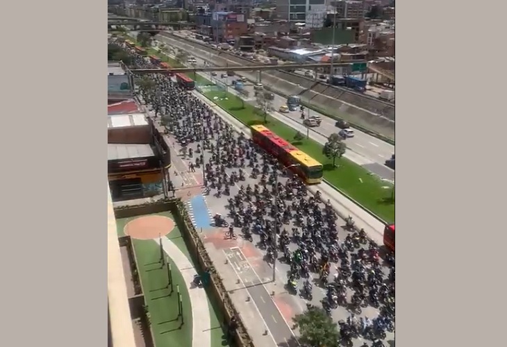 Parrilleras mujeres quedan exentas de medidas contra motociclistas en Bogotá