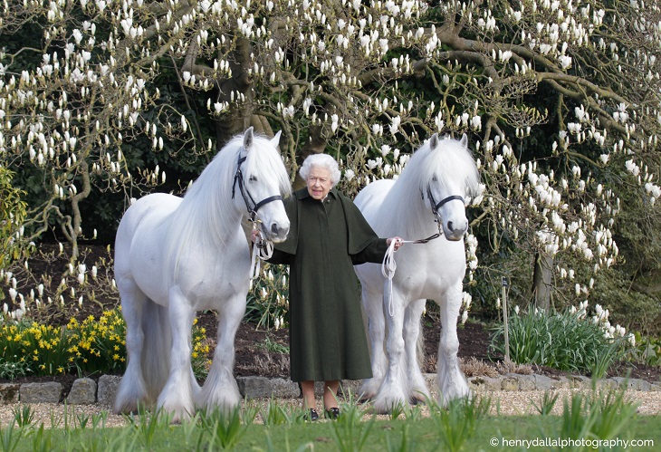 La reina Isabel II de Inglaterra celebra su cumpleaños 96