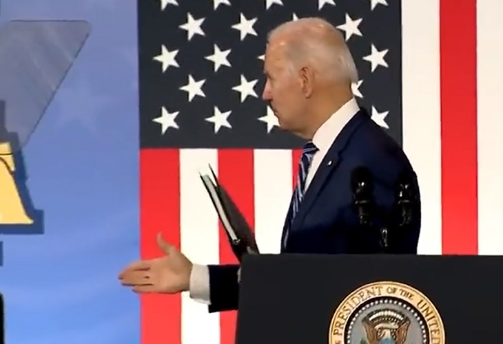 Extraño momento de Joe Biden, tras un discurso en Carolina del Norte
