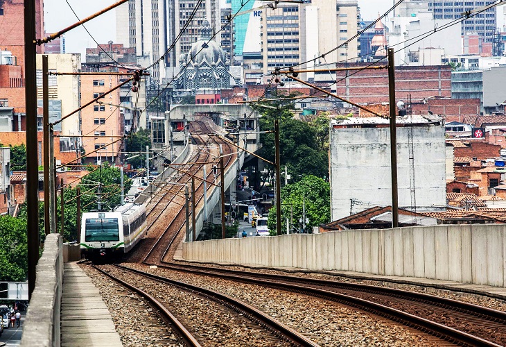 Un joven se habría lanzado a las vías del Metro de Medellín, este martes