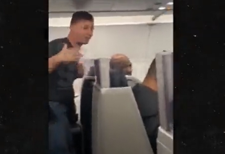 Mike Tyson le pega a un pasajero de avión por ‘fastidiarlo’ en un vuelo