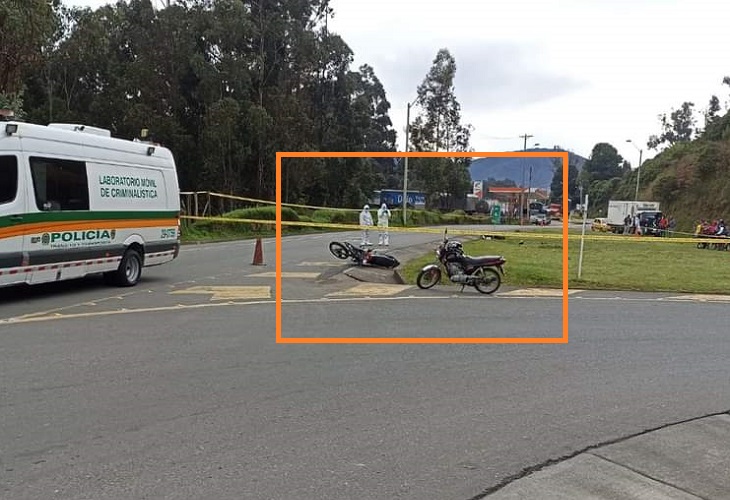 Muere motociclista tras chocar contra una señal de tránsito, en Pasto
