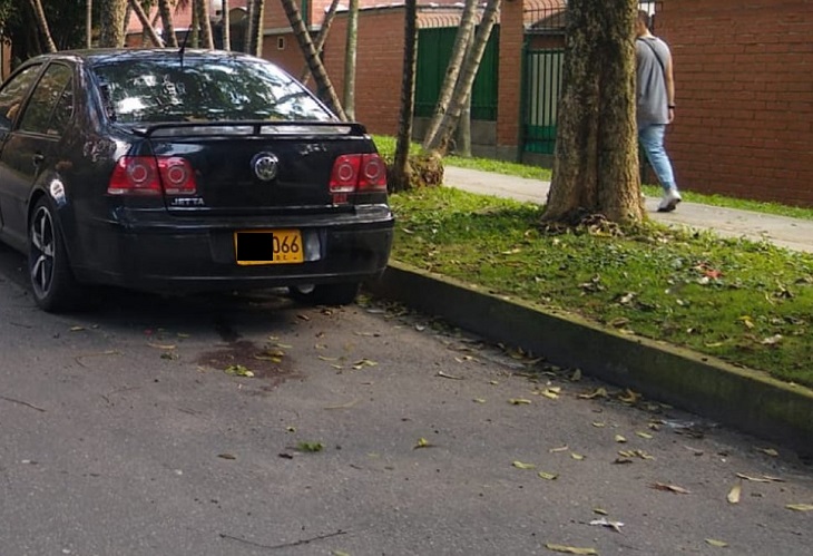 En el maletero de un carro encontraron 1 cadáver en Medellín
