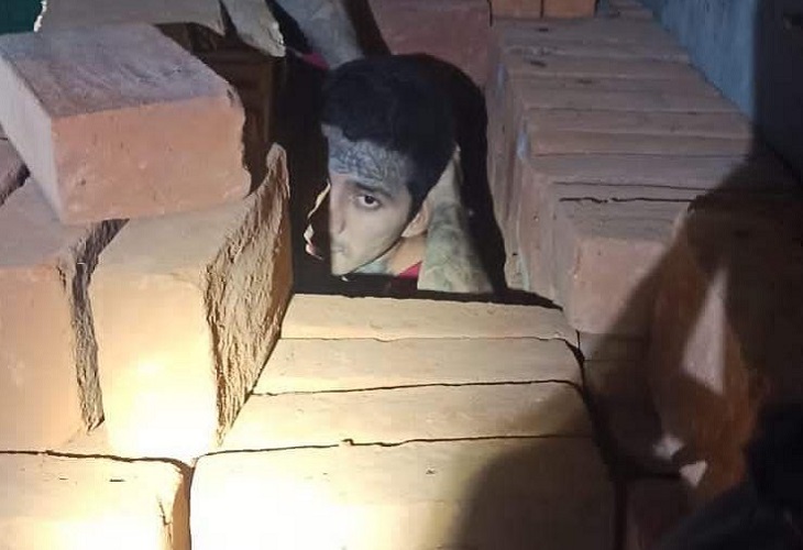 Pandillero salvadoreño se escondía entre ladrillos para que no lo capturaran
