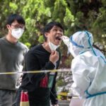China notifica doce muertes y 374 nuevos casos de covid, 356 de ellos locales