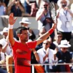 Djokovic castiga a Bedene y se mide a Schwartzman en octavos