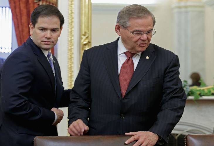 Dos senadores de EE.UU. critican la relajación de las sanciones a Venezuela