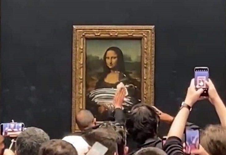 El Louvre ha denunciado al hombre que tiró un pastel contra la Mona Lisa