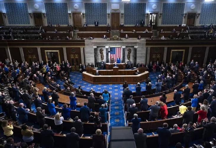 El Senado de EE.UU. aprueba 40.000 millones de dólares en ayuda para Ucrania