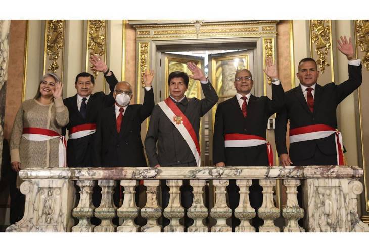 El presidente Castillo cambia por sorpresa a los ministros de Interior y Minas