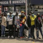 Haitianos varados en Tijuana buscan medidas _desesperadas_ para llegar a EEUU