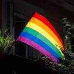 Indonesia convoca al embajador británico por ondear una bandera LGTBI