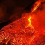 La erupción del Etna aumenta de intensidad con coladas de lava y cenizas