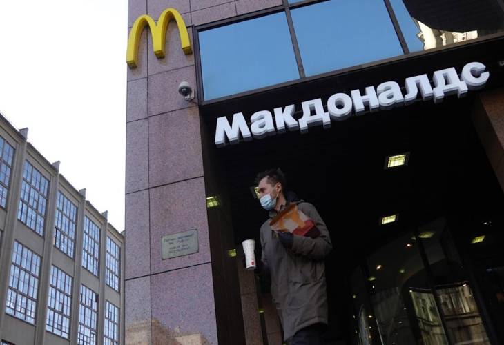 McDonald's promete mantener su plantilla en Rusia con una nueva marca
