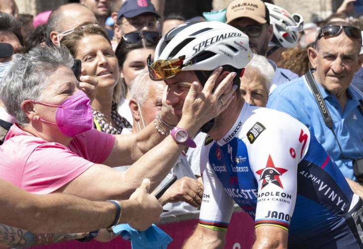 Oldani gana en Génova la etapa más larga del Giro, Juanpe López sigue de rosa