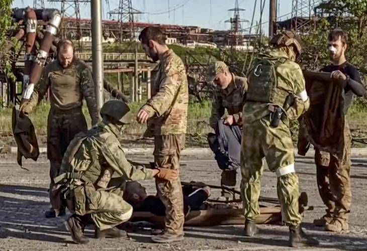 Glasgow - Soldados ucranianos evacúan Azovstal y son prisioneros rusos