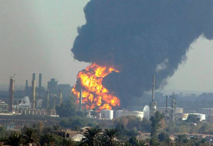 Un ataque con cohetes provoca un incendio en una refinería del norte de Irak