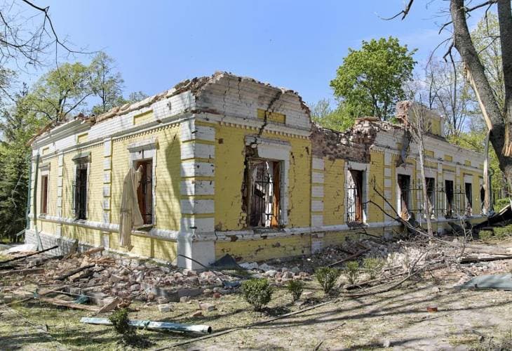 Un ataque ruso sobre una escuela deja 2 muertos y 60 desaparecidos en Lugansk