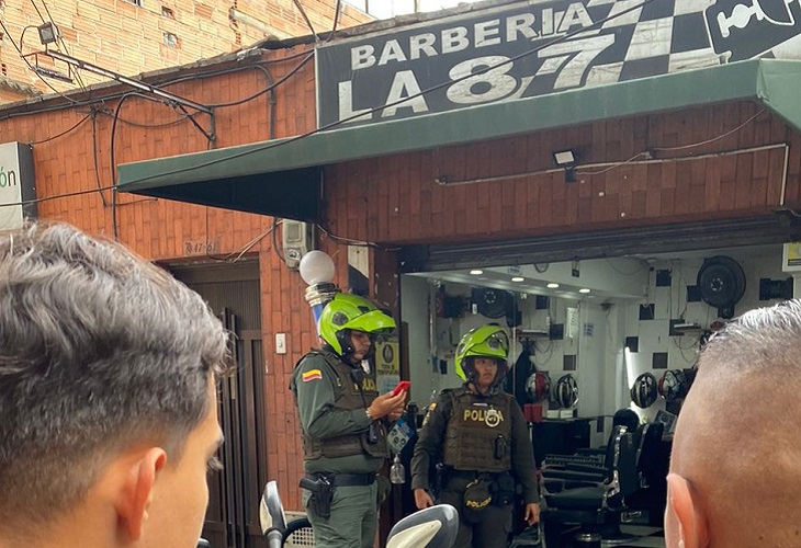 Mataron a un hombre mientras se hacía un corte en una barbería de Santa Lucía