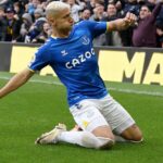 Everton derrotó a Chelsea y se aferra a la Premier League