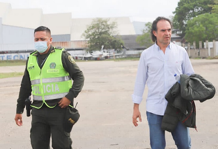 Policía confirma hallazgo de micrófono en sede de Fico Gutiérrez-2.500 Millones para Atentar contra Federico Gutiérrez: ¿Quién Está Detrás de las Amenazas?