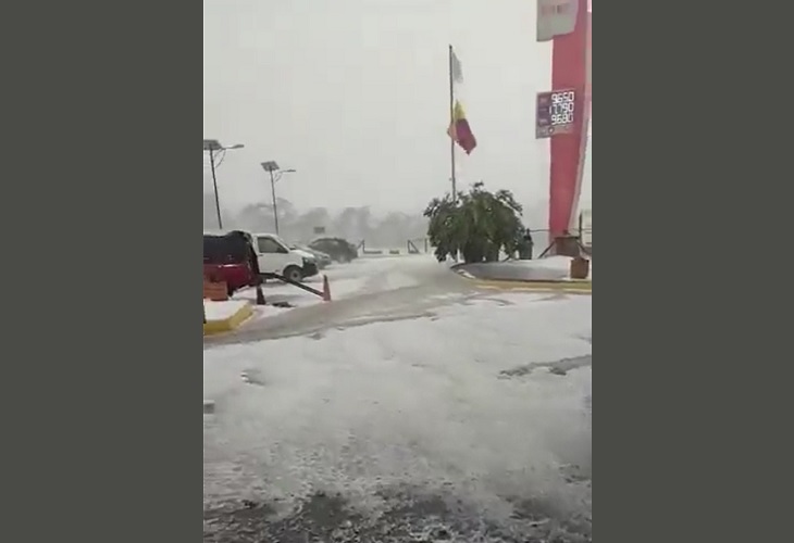 Granizada en Rionegro pintó de blanco el sector cercano al José María Córdova