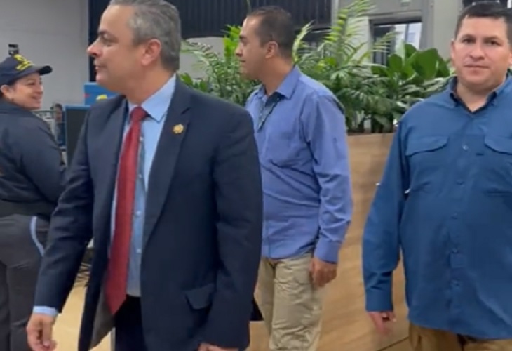 Daniel Quintero trata de impostor al alcalde encargado de Medellín