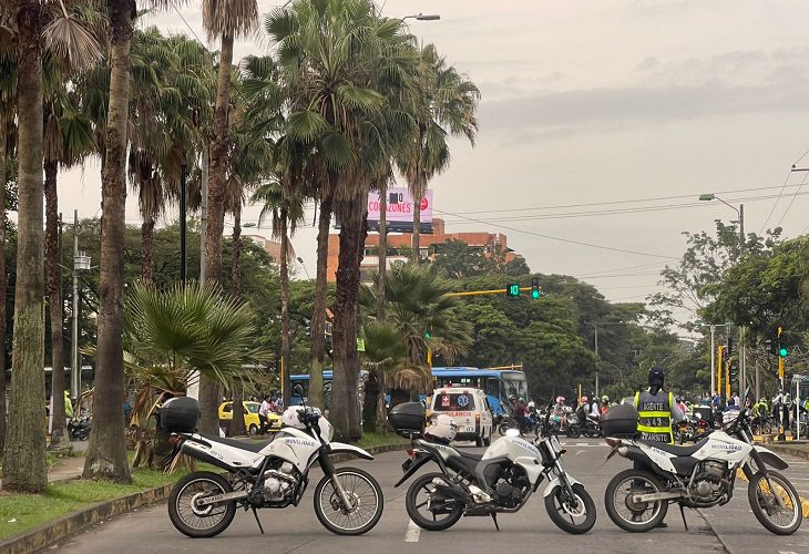Muere parrillera de moto que chocó contra bus del MIO en la calle 13 con carrera 100