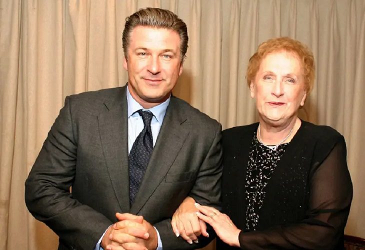 Alec Baldwin anunció que su mamá, Carol M. Baldwin, murió a los 92 años