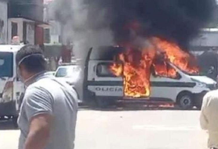 Queman patrulla policial que atropelló mortalmente a un niño, en Barrancabermeja