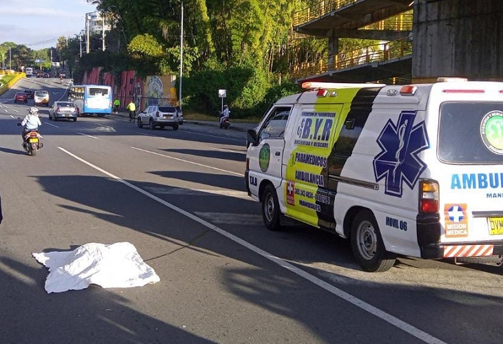 Peatón murió arrollado por moto, en la glorieta de San Marcel, en Manizales
