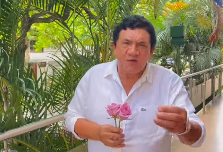 Poncho Zuleta pide disculpas por acoso en tarima a Karen Lizarazo