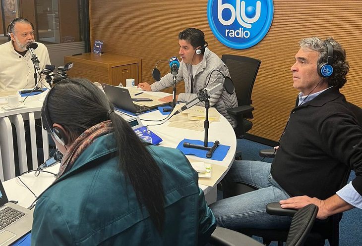 Fajardo dice que seguidores de Petro lo tratan de "bruto"