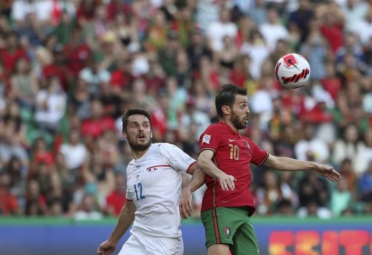 2-0. Bernardo Silva marca el camino a Portugal