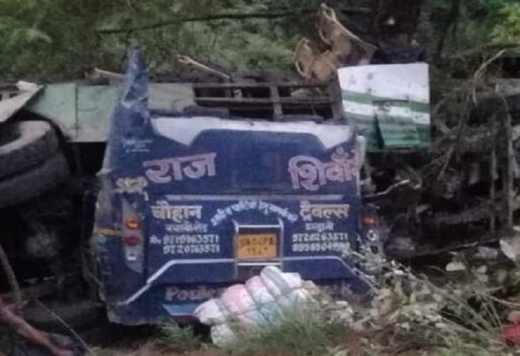 Al menos 25 peregrinos muertos en accidente de autobús en norte de la India