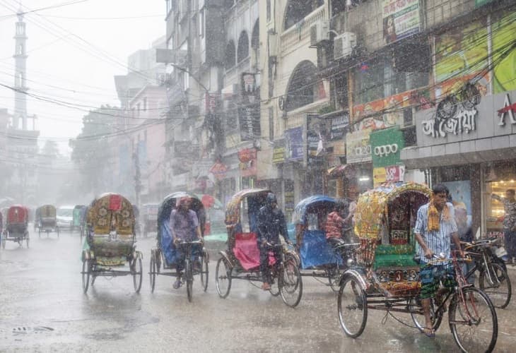 Al menos 46 muertos y millones de afectados por lluvias en la India y Bangladesh