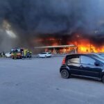 Al menos diez muertos en ataque ruso contra centro comercial en Ucrania