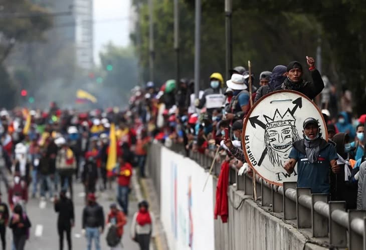 Disturbios en el centro de Quito durante el noveno día de protestas en Ecuador